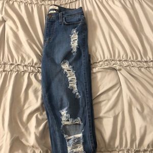 Light wash vibrant jeans